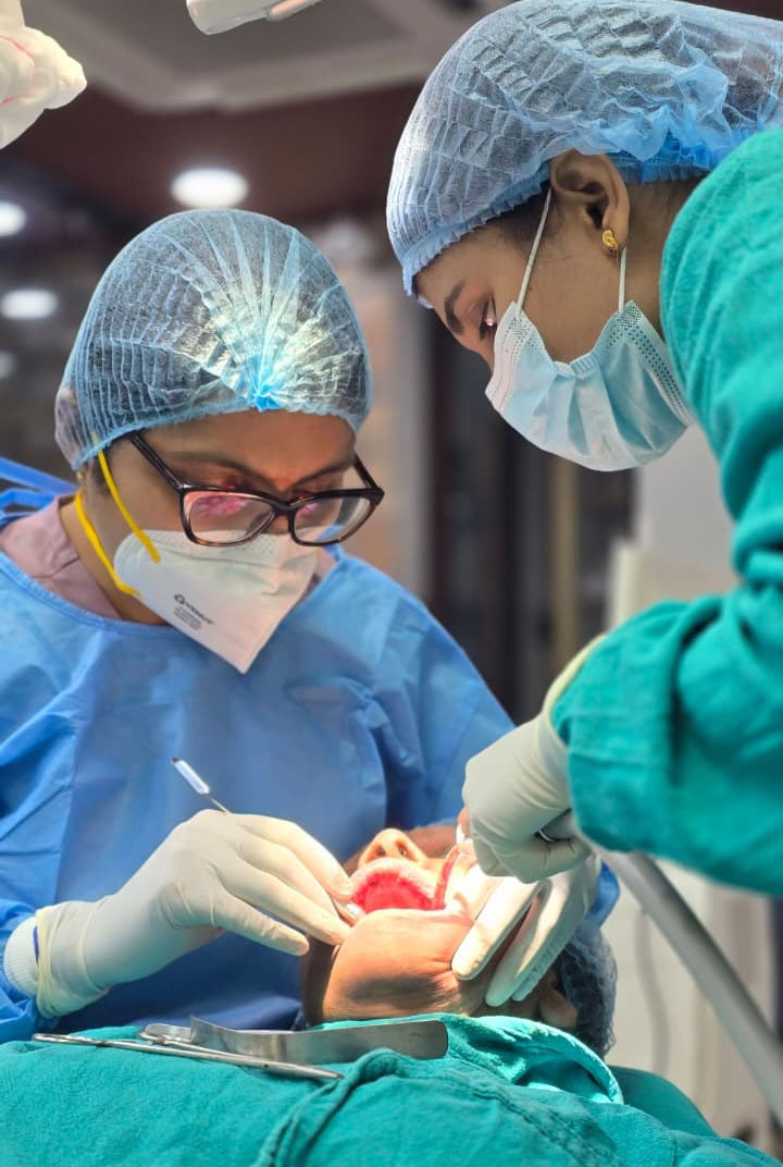 Dr Shikha Implantologist in Delhi